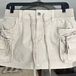 American Eagle Outfitters Light Tan Cargo Shorts